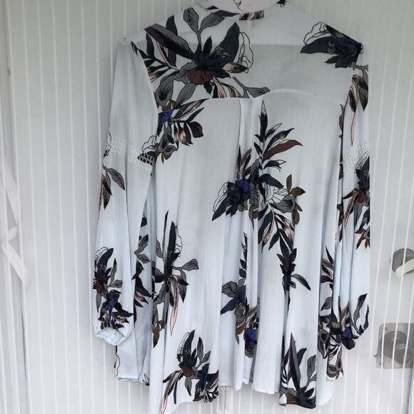 Free People - Picture 4 of 6